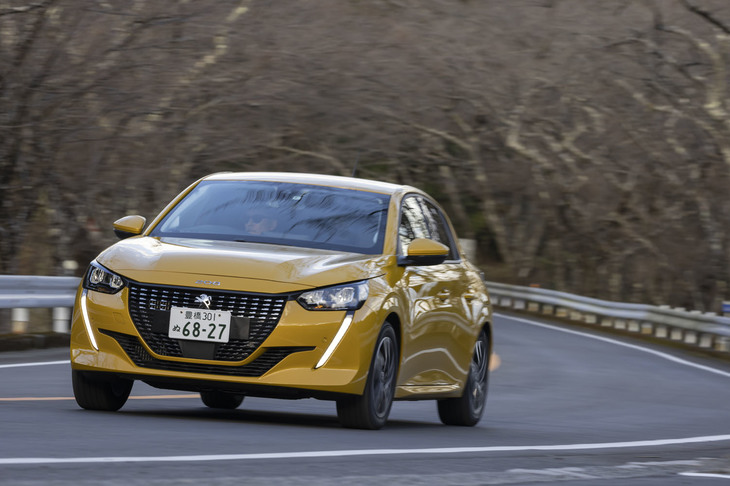 最高出力100PSの1.2リッター直3ターボ＋8段ATを搭載する「208アリュール」の燃費値は、WLTCモードで17.0km/リッター。今回の試乗では321km走行し、満タン法で12.7km/リッターを記録した。