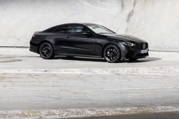 メルセデスAMG E53クーペ