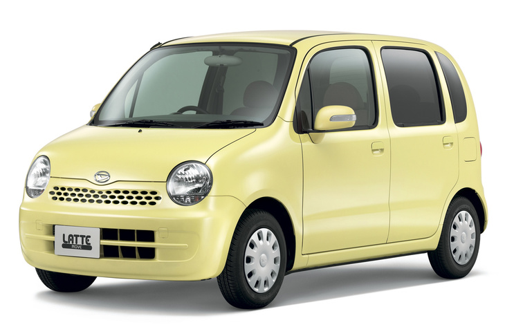 女性をターゲットにした軽ハイトワゴンとして、2004年に登場した「ダイハツ・ムーヴラテ」。