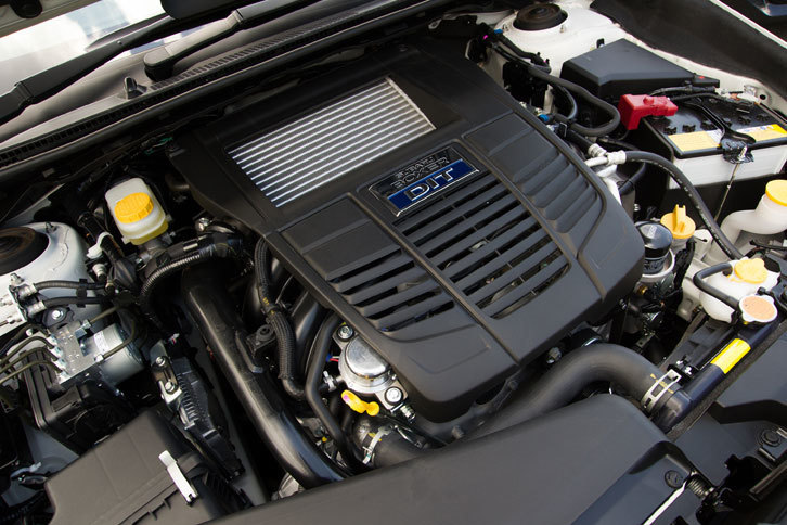 「レヴォーグ」のエンジンは最高出力300psの2リッターターボと、同170psの1.6リッターターボの2種類。写真の1.6リッターエンジンについては、制御の見直しにより実燃費が改善されているという。