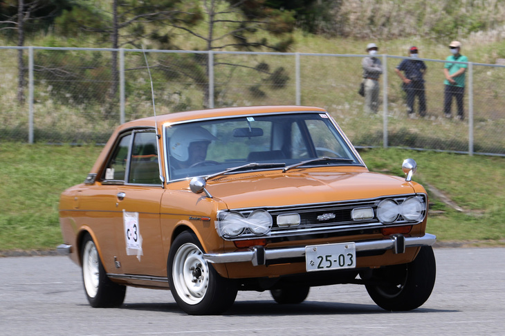 「エラン」や「A110」などの2座席スポーツカーが幅を利かせるCクラスで、毎回奮闘している「ダットサン・ブルーバード1600SSSクーペ」。今回は7位にとどまった。