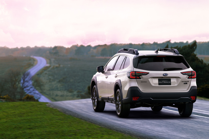 2025年3月いっぱいで、日本での受注が終了となる「レガシィ アウトバック」。絶版のアナウンスは、めでたい30周年記念車の発表と同時に行われた。