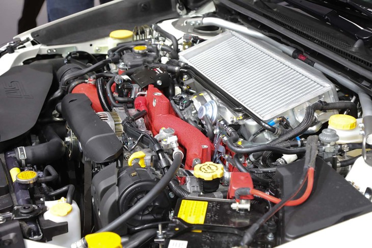「S209」には、「WRX STI」（米国仕様車）用の2.5リッター「EJ25」ユニットが搭載される。ECUは専用品で、冷却用のウオータースプレーも装備。