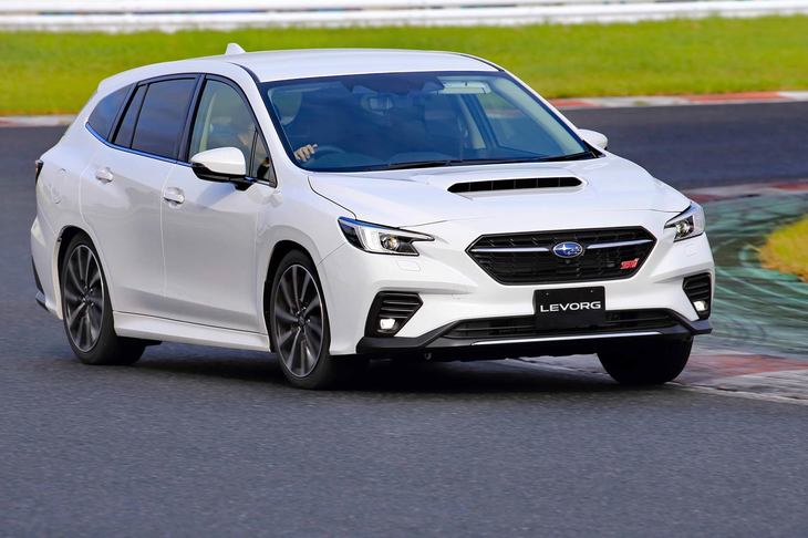 コーナリングでの安定感は、まさに絶妙。オーバーステアはほとんど発生せず、仮に出たとしてもコントロール性は高い。