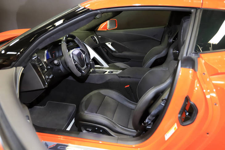 シボレー・コルベット グランスポーツ“Sebring Orange 65 Edition”（セブリングオレンジ65エディション）（インテリア）