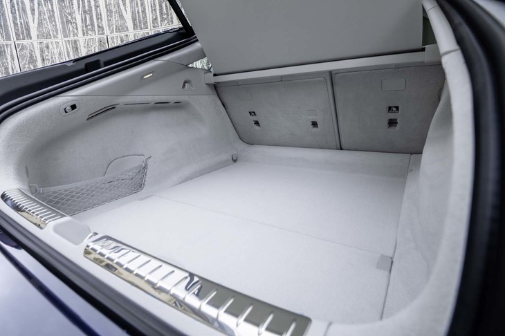 荷室の容量は610～1770リッター（VDA法）と公表されている。