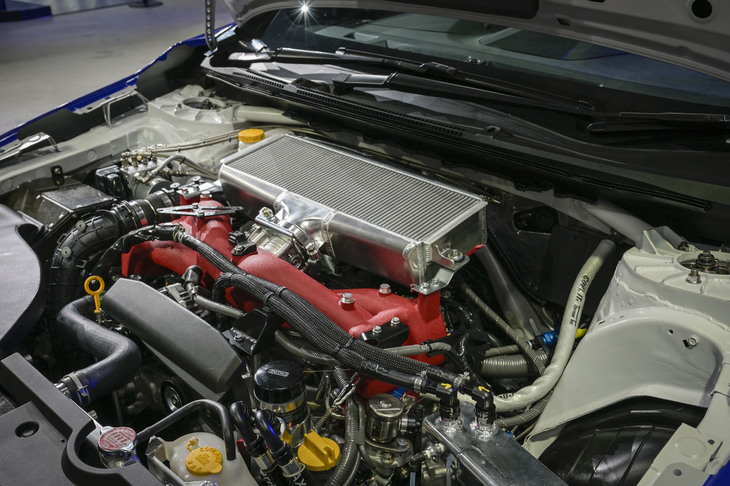 「スーパー耐久シリーズ2026 新参戦車」はFA24型2.4リッター水平対向直噴ターボエンジンを搭載。出力を向上させつつ、よりクリーンで効率的な燃焼を目指し、環境性能の向上にも重点を置くという。燃料は、ENEOSの「低炭素ガソリン（E20）」を使用。