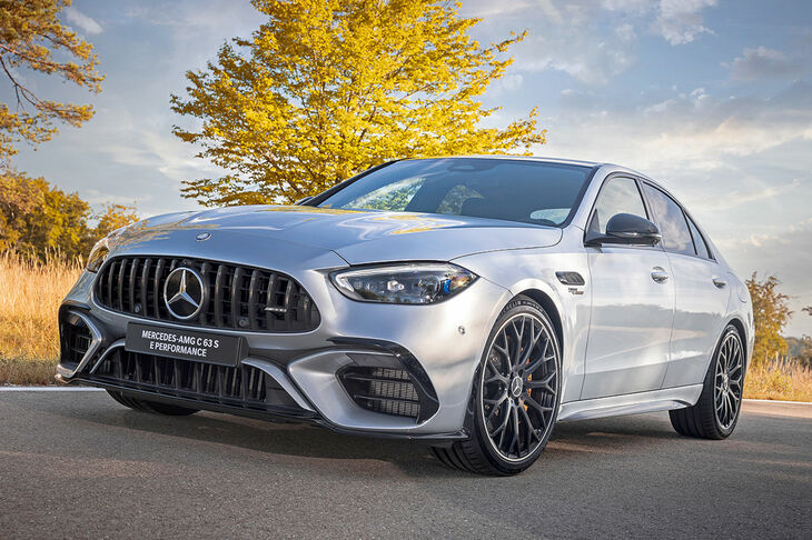 メルセデスAMG C63：価格は9万ユーロ（約1400万円）弱、市場投入時期は2023年。次期「C63」には4気筒のPHEVが搭載される。大型ターボチャージャーのおかげで、おそらく450PSを発生。「S」モデルの場合、電動モーターが558PS程度にまで押し上げるだろう。