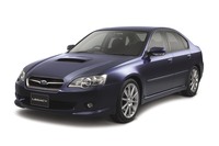こちらは、2003年にデビューした4代目「レガシィ」（セダン）。その面影が最新型にも見られるという声が聞かれるが、いかが？