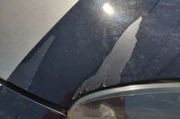 いつの間にか剥げていた、フロントカウルのクリア。どうやら入庫時の機械洗車がトドメを刺したらしい。自業自得。