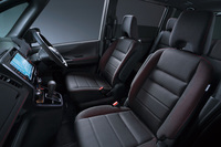 スエード調素材が用いられた「NISMO」専用シート。