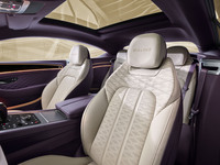 「コンチネンタルGTマリナー」のインテリア。