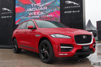 ジャガー初のパフォーマンスSUV「Fペース」発売