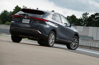 「雅（みやび）」をコンセプトに乗り味をつくり込んだという新型「ハリアー」。日本はもちろん北米などの海外市場にも、積極的に投入されることとなる。