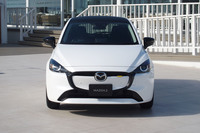 2023年1月27日に発表された「マツダ2」のマイナーチェンジモデル。写真は最高出力110PSの1.5リッター直4ガソリンエンジン搭載の「15 BD」。