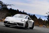 ポルシェ911カレラ4 GTS