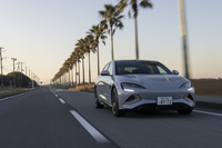 駆動用リン酸鉄リチウムイオンバッテリーの容量は82.56kWh。「シールAWD」の一充電走行距離（WLTCモード）は575km。