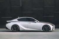 レクサスならではの走りをより高次元に　「レクサスIS」のマイナーチェンジモデル登場の画像