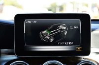 エネルギーフローはインパネ中央のモニターでも表示可能。