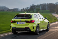 「M135i」の価格は5万3650ユーロから。あと3650ユーロも払えば、よりパワフルで、かつ由緒正しきFRプラットフォームを備えた「M240i」にも手が届く。