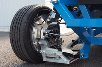 ホイール外給電のシステムは、リアタイヤに装着されていた。