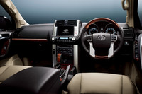 内装デザインも一新。より上質感が増した。