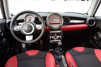 MINIクーパーS(FF/6MT)【海外試乗記】の画像