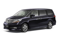 「プレステージS HDDナビ・パッケージ」(ボディ色：プレミアムブラキッシュ・パール)
