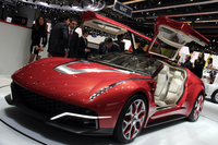 イタルデザイン-ジウジアーロの近作から。2012年のジュネーブショーで発表したコンセプトカー「ブリヴィド」。