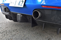 ターボエンジン搭載の「488」シリーズは、自然吸気の「458」より低めの、勇ましいフェラーリサウンドを発する。