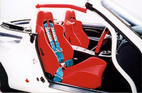 マツダ、「ロードスターNR-A」のレース用安全装備を発売の画像