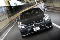 「インテリジェントドライブ」をうたう、新型「Sクラス クーペ」。ステレオカメラと複数のレーダーセンサーを使った運転支援システムが標準で備わる。