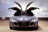 ガルウィングドアが特徴的な「ルノー・メガーヌ・クーペ・コンセプト」。