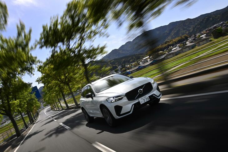 食事の後は「XC60」に乗り換え、一般道で萩城へと向かう。信号もほとんどなく、快適なドライブが楽しめる。