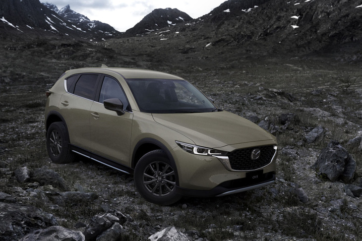 マツダ関係者が「なくすわけにはいかない」と語る「CX-5」。最新のスモール商品群とラージ商品群のどちらにも属さないことになるが、コンスタントに売れ続けている。