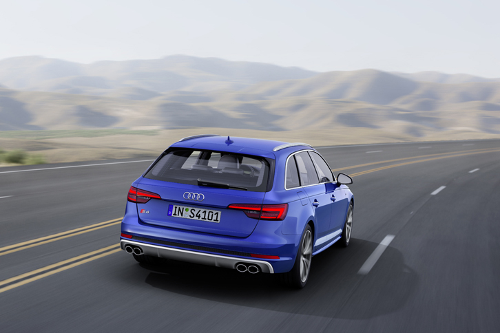 アウディS4アバント（エクステリア）