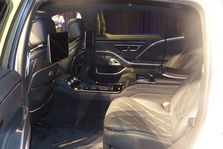 メルセデス・マイバッハSクラス（リアシート）