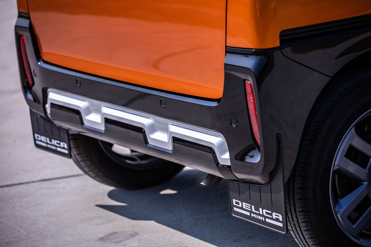 デリカミニTプレミアム（リアバンパー）