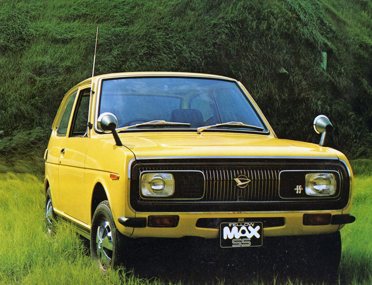 1970年7月に発売された「フェローMAX SS」。砲弾型ミラー、ホイールに専用ホイールキャップ、エアアウトレットカバー、サイドストライプといったおなじみのアイテムで外装をドレスアップし、室内にはタコメーターや3本スポークのステアリングホイールなどを備える。