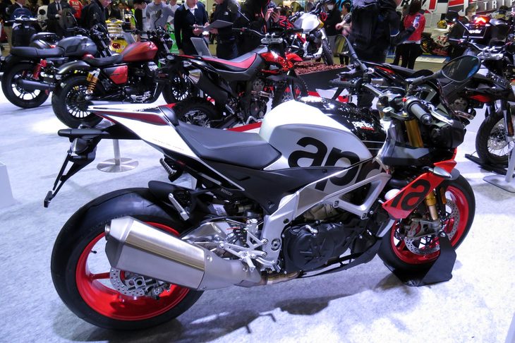 アプリリア・トゥオーノV4 1100ファクトリー