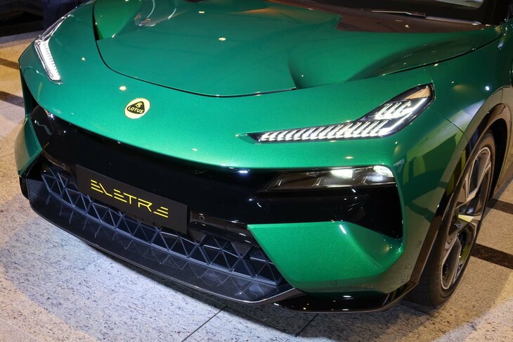 ロータス・エレトレR（フロントまわり）