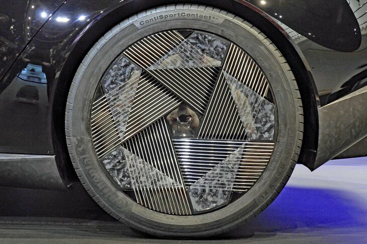 Honda 0 SALOON（サルーン）