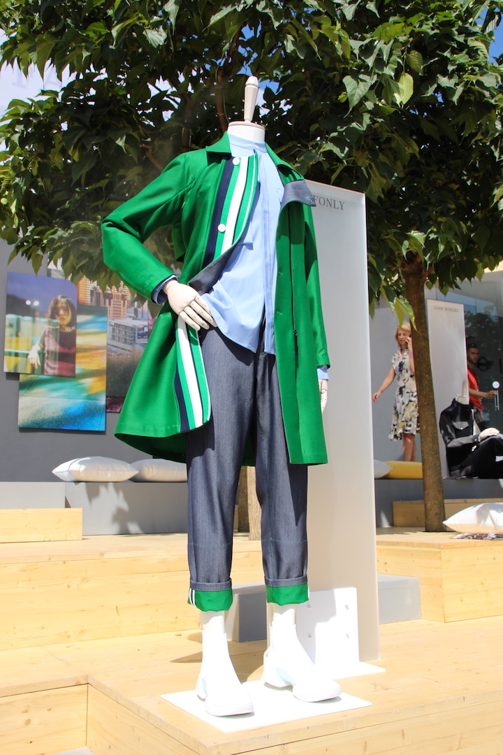 上海を拠点とするデザインレーベル、STAFF ONLYのコレクション。周 師墨＆温雅の両デザイナーが、ロンドンで学生時代を過ごしたグリニッジパークをモチーフにしたもの。