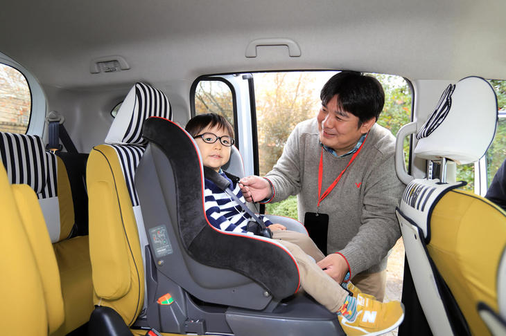 ミニバンについては同伴者と共に試乗することもできた。小さな子供向けにチャイルドシートも用意されており、家族で試乗会を楽しめる。走りのよさはもちろん、乗り心地のよさにも自信を持つモデューロならではの“おもてなし”だ。