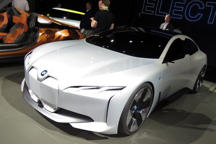 BMW iビジョンダイナミクス