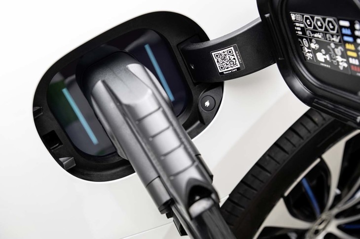 充電については、最大出力170kWの急速充電に対応。一充電あたり654km（WLTPモード）の航続が可能とされる。