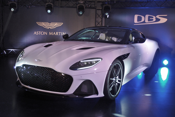 「アストンマーティンDBSスーパーレッジェーラ」