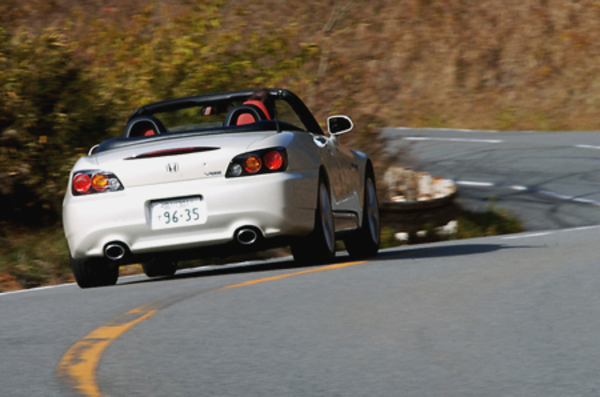 ホンダS2000 タイプV（FR/6MT）【試乗記】 ホンダの気合は1000回転を 