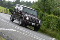 ATが7段から9段に多段化された点も、新型「Gクラス」の進化のポイント。エンジン回転数を低く抑えることで、実燃費の向上と静粛性の改善に寄与している。