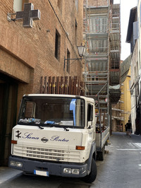 「日産アトレオン」は日産モトール・イベリカで製造されているトラック。2021年6月にシエナで。以下はすべて著者撮影。